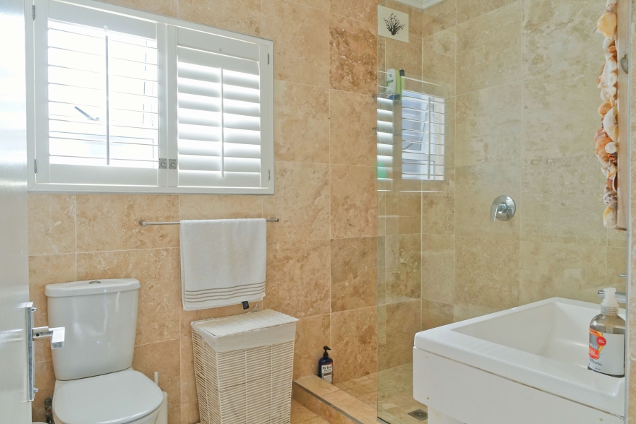 4 Bedroom Property for Sale in Winterstrand Eastern Cape
